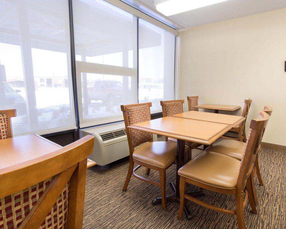 Comodidades del Alojamiento Pear Tree Inn Terre Haute