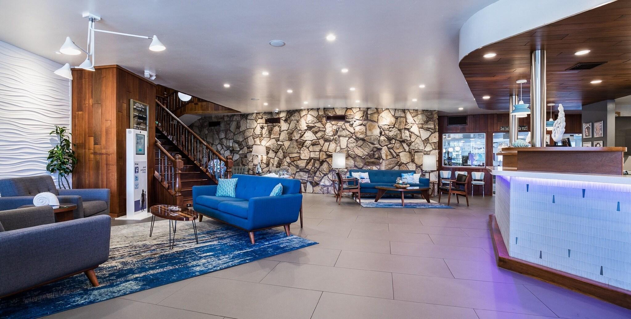 Vista Lobby Kings Inn San Diego