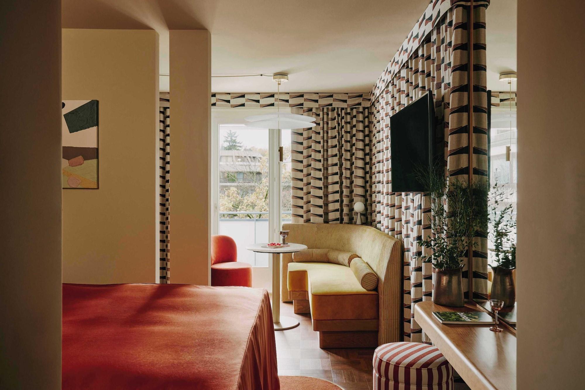 Varios Locke Am Platz Zurich