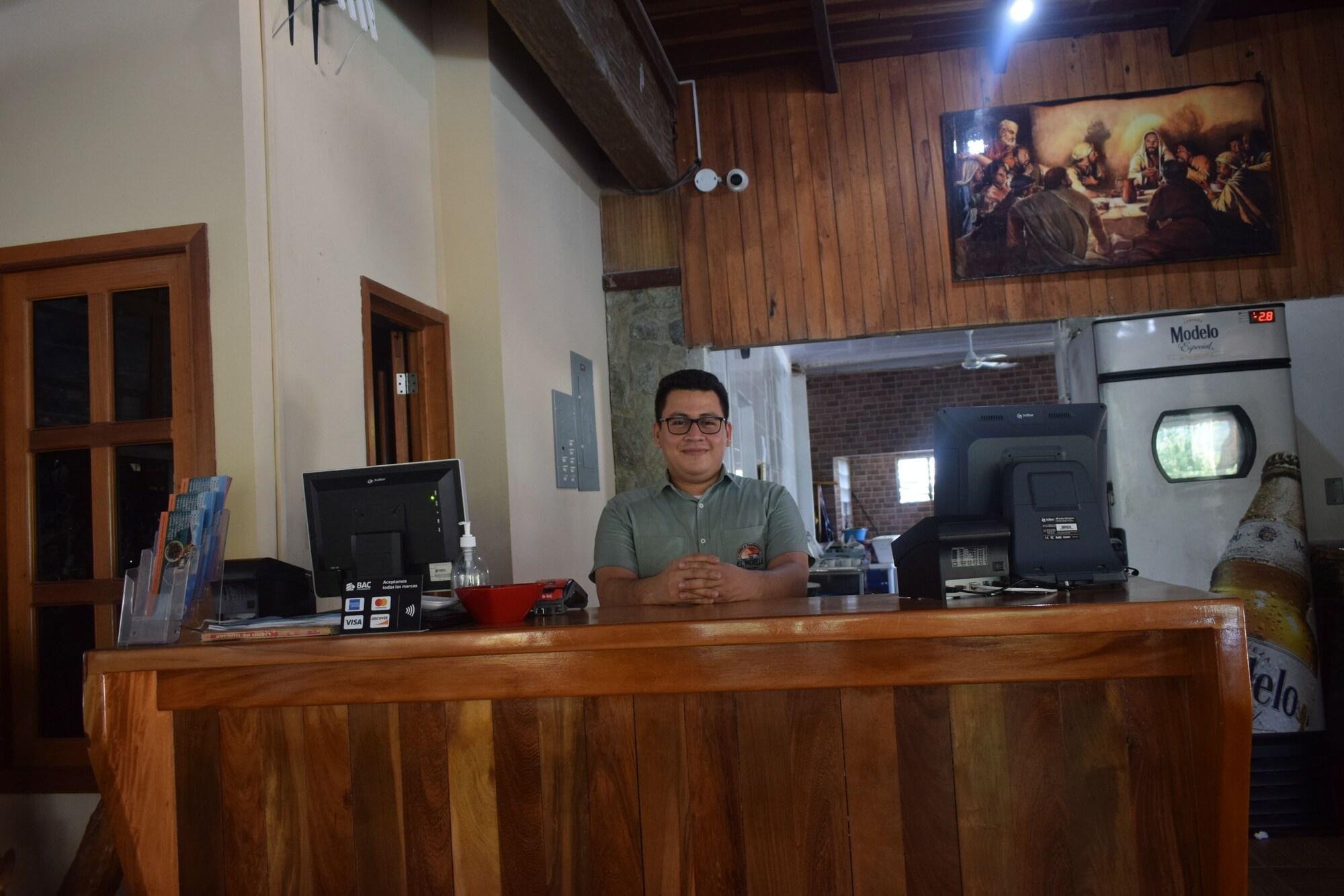 Vista Lobby El Remate