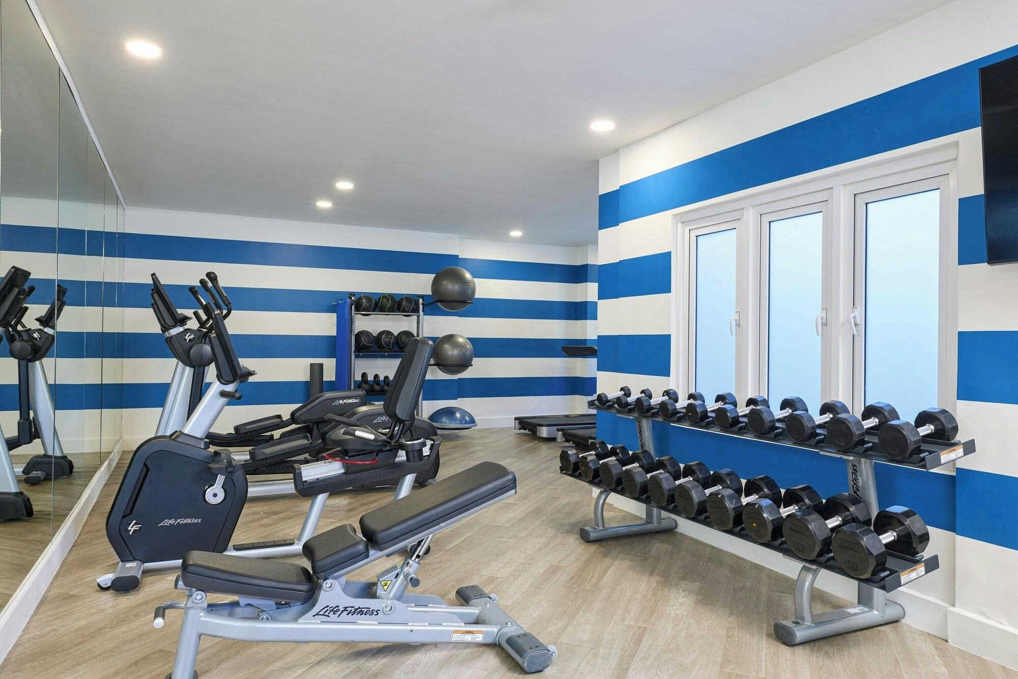 Gimnasio Waves Resort & Spa, Barbados, An Autograph Collection All-Inclusive Resort