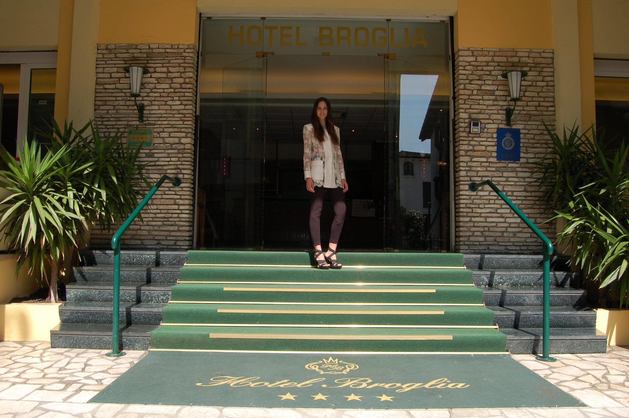 Vista Exterior Broglia