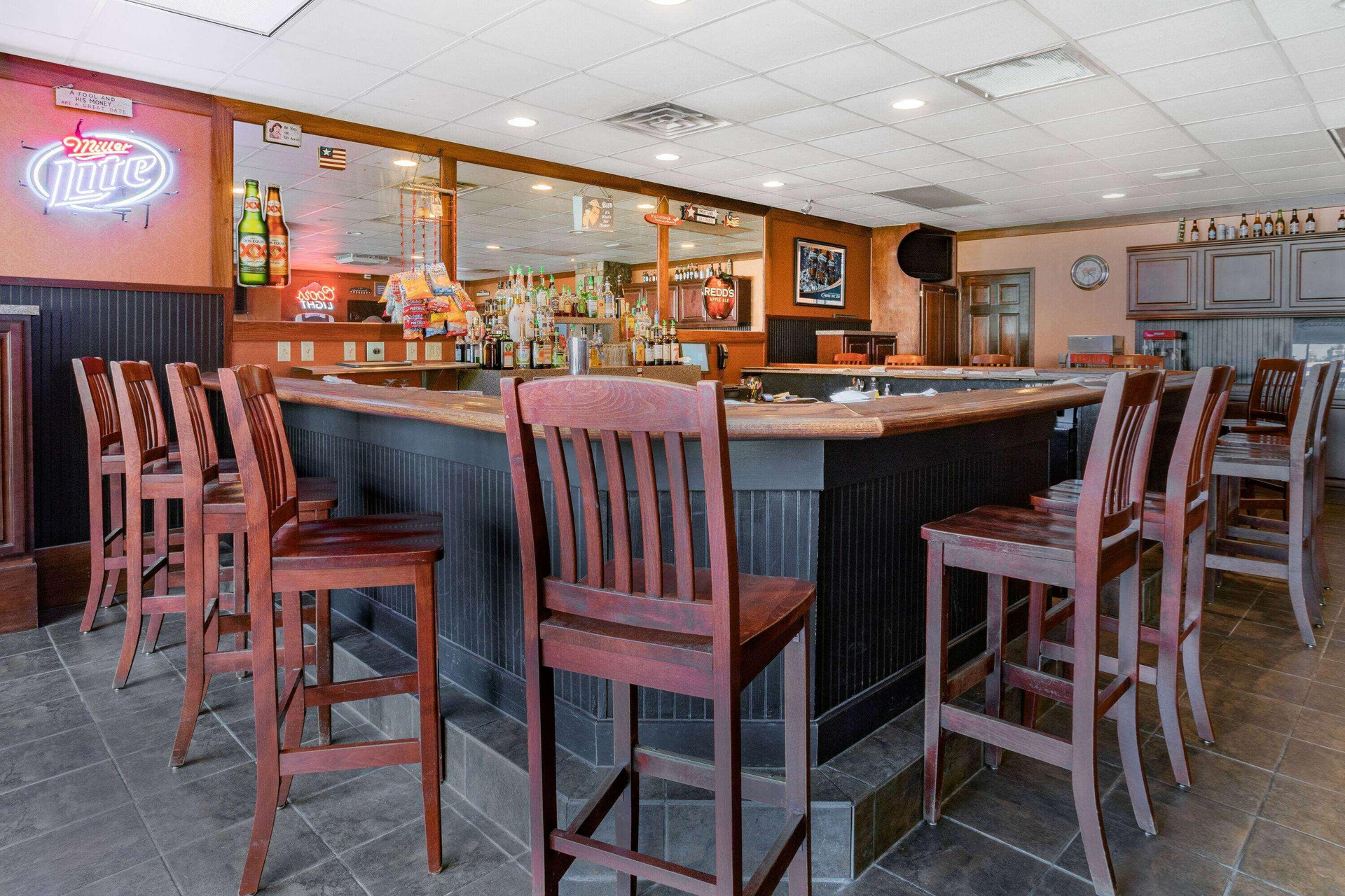 Bar/Salón Days Inn by Wyndham Cambridge