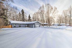 Alquiler Vacacional - Kenai Home w/ Fireplace < 10 Mi to Big Eddy!