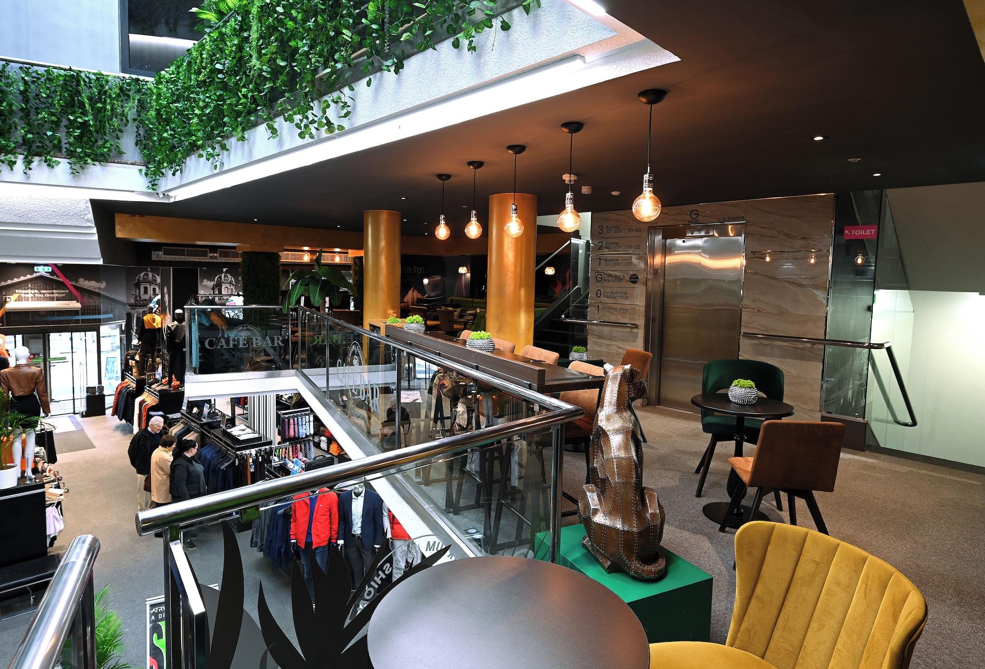 Bar/Salón Fashion City Hotel