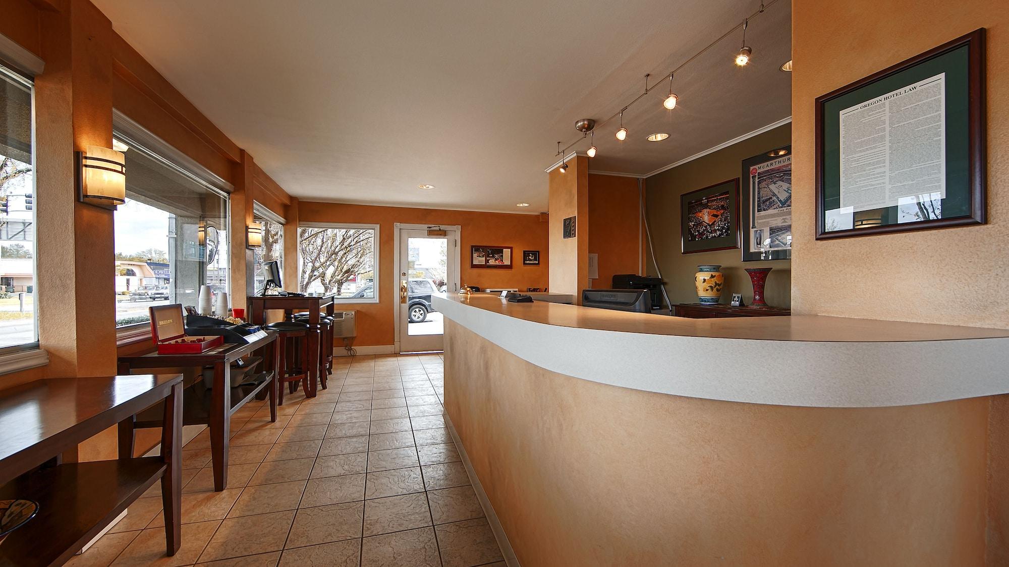 Vista Lobby Campus Inn & Suites Eugene Downtown