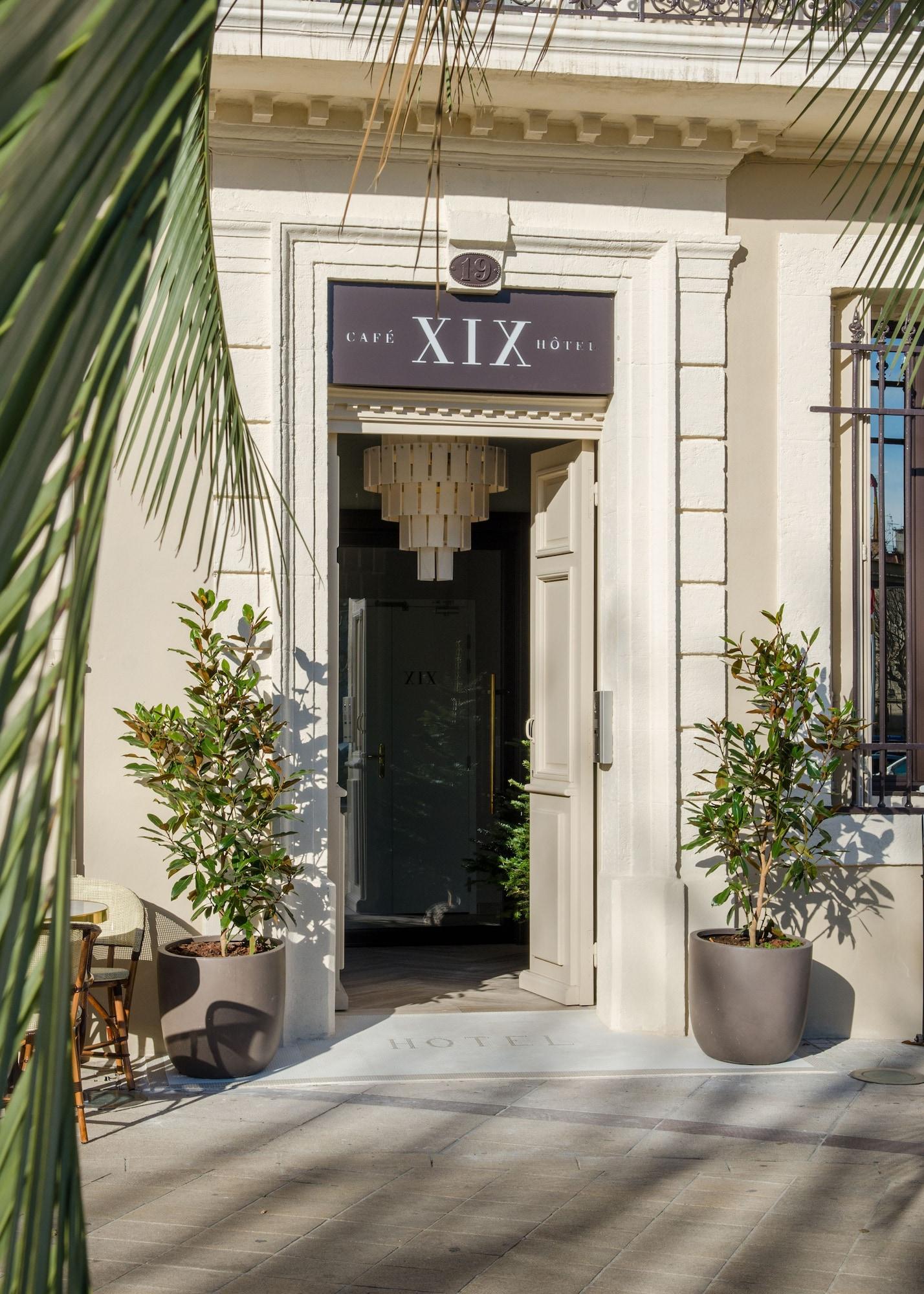 Vista Exterior Hotel Cafe Glacier Le XIX