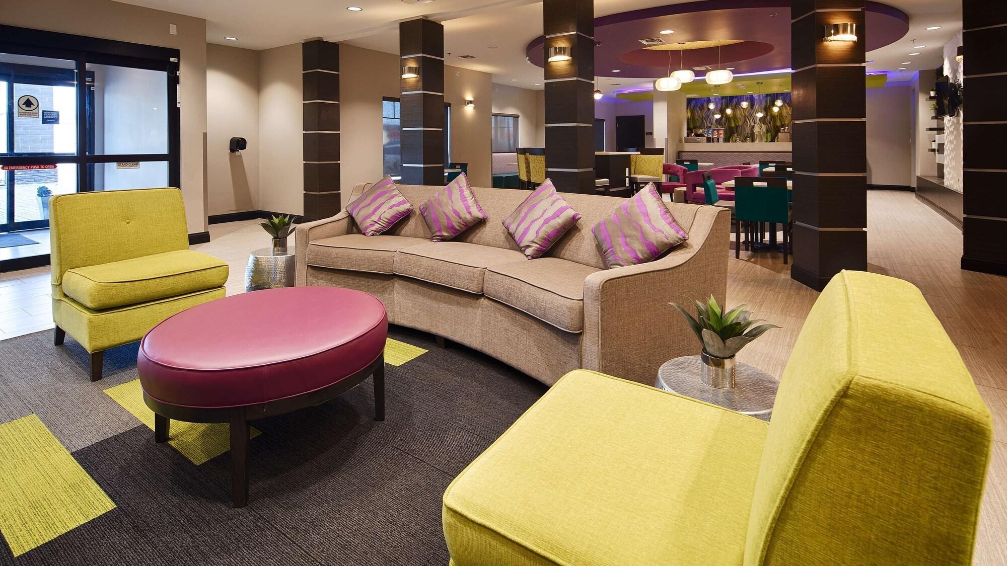 Vista Lobby Best Western Plus Prien Lake Hotel & Suites - Lake Charles