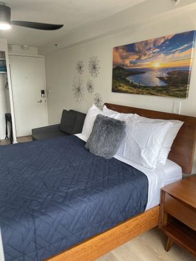 Contemporary Ocean View Suite - In the Heart of Waikiki