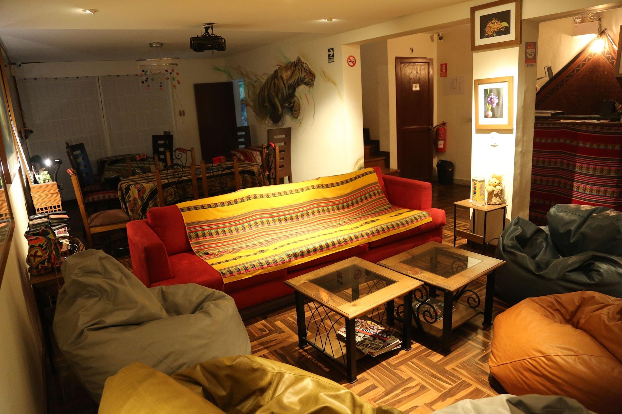 Vista Lobby FroGuestHouse