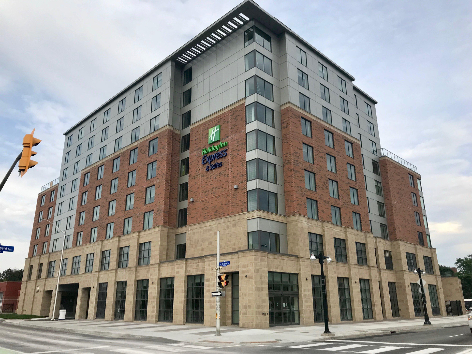 Vista Exterior Holiday Inn Express & Suites Downtown Ottawa East by IHG