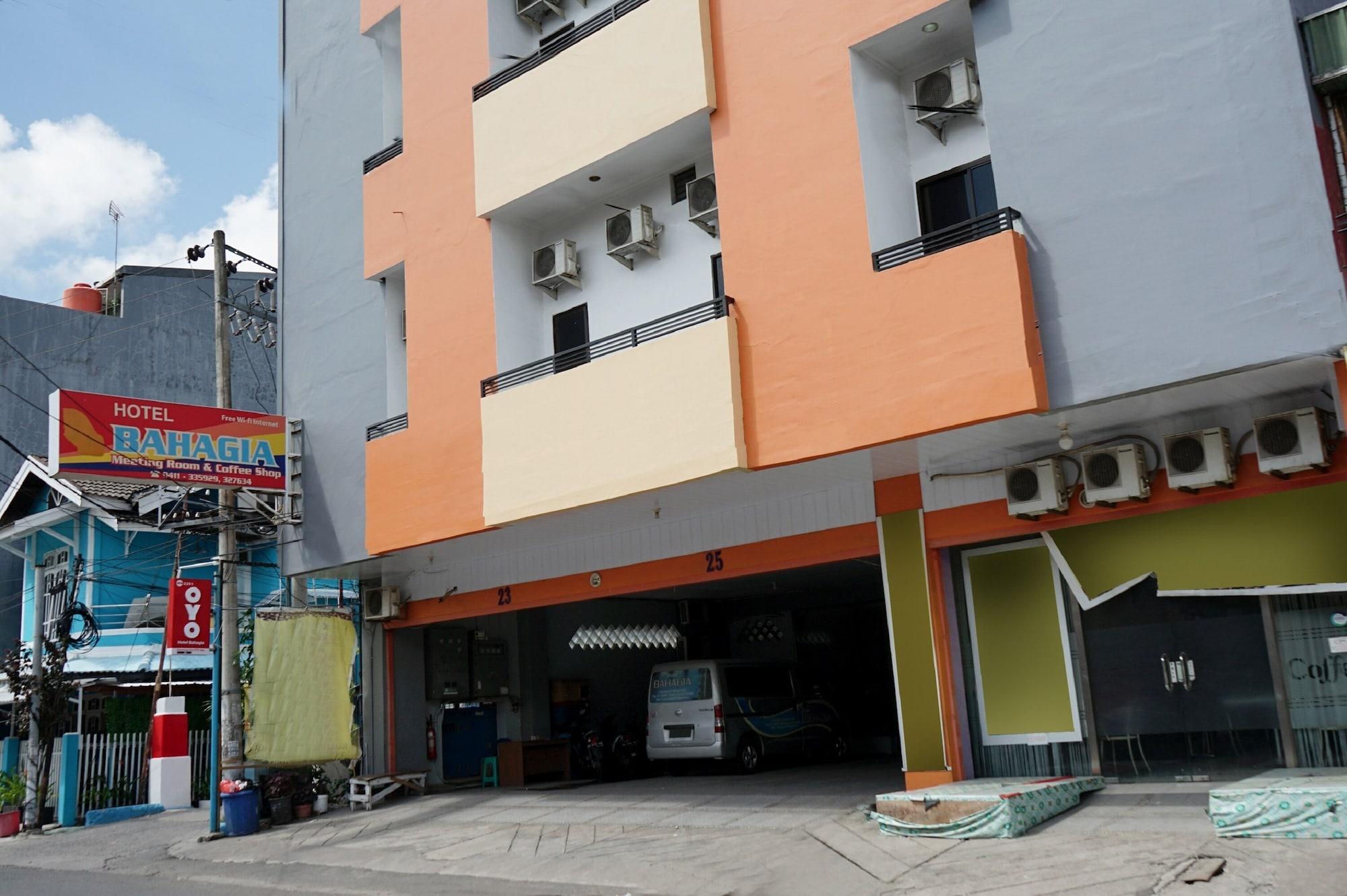 Vista Exterior OYO 2291 Hotel Bahagia