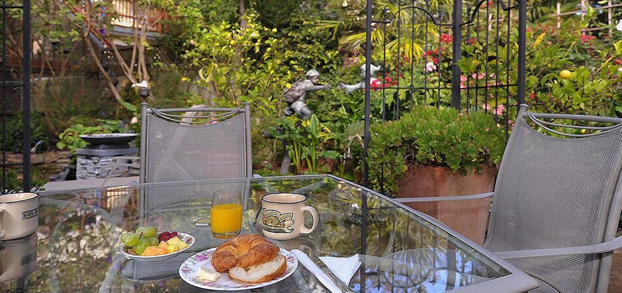 Restaurant Noe's Nest Bed and Breakfast