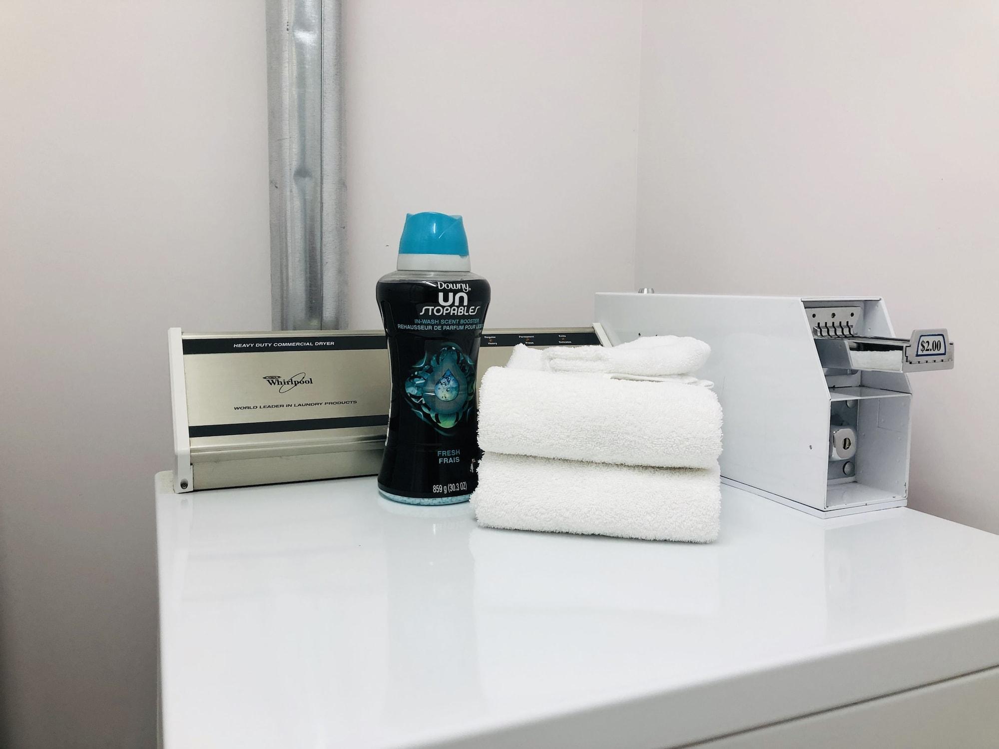 Comodidades del Alojamiento Super 8 by Wyndham Lake Country/Winfield Area