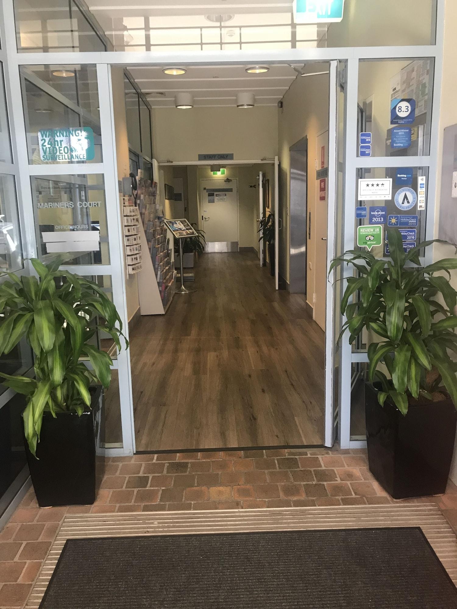 Vista Lobby Mariners Court Hotel Sydney