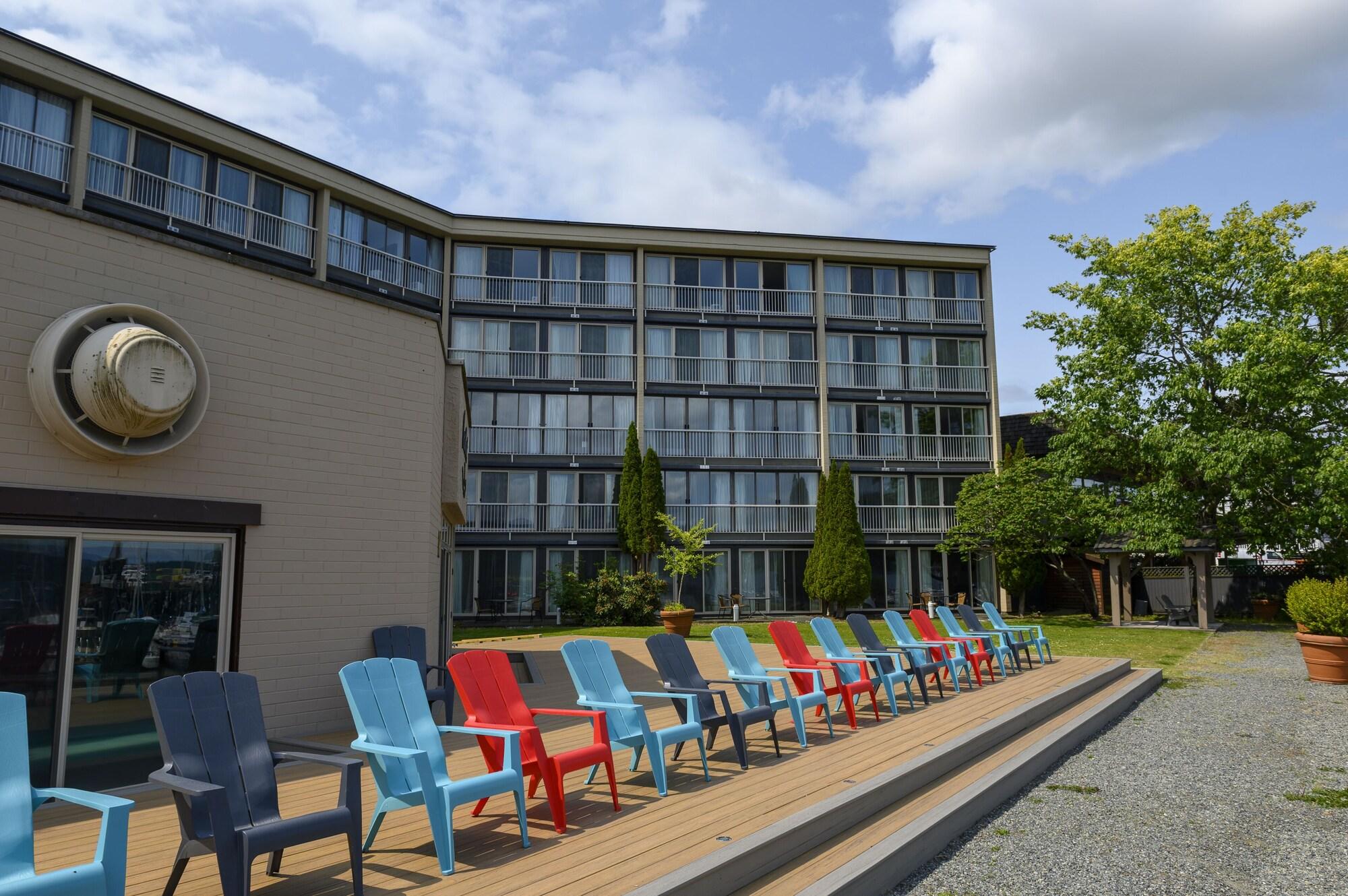 Vista Exterior Oceanfront Suites at Cowichan Bay