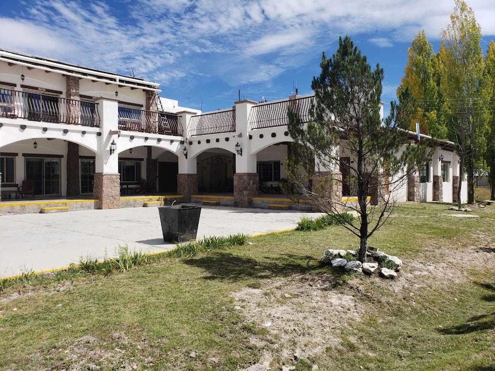 Vista Exterior Hotel Quinta Mision
