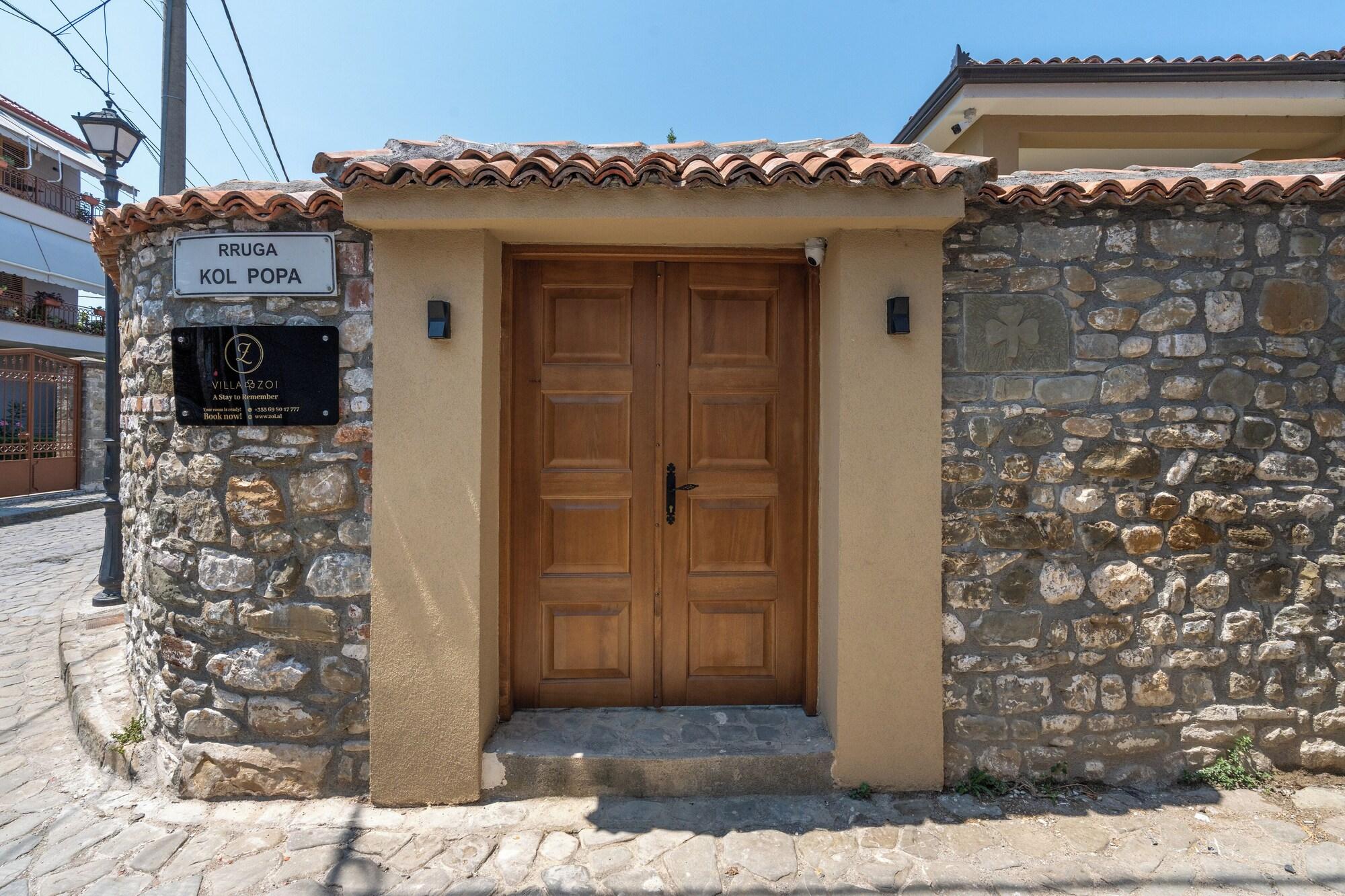 Vista Exterior Villa Zoi A Stay to Remember I Guest House in Elbasan Castle