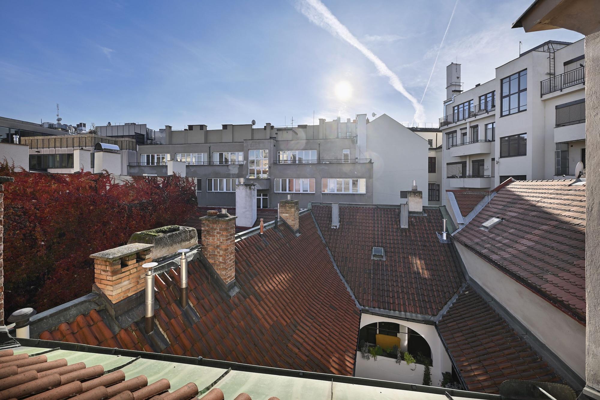 Varios U Suteru Boutique Hotel