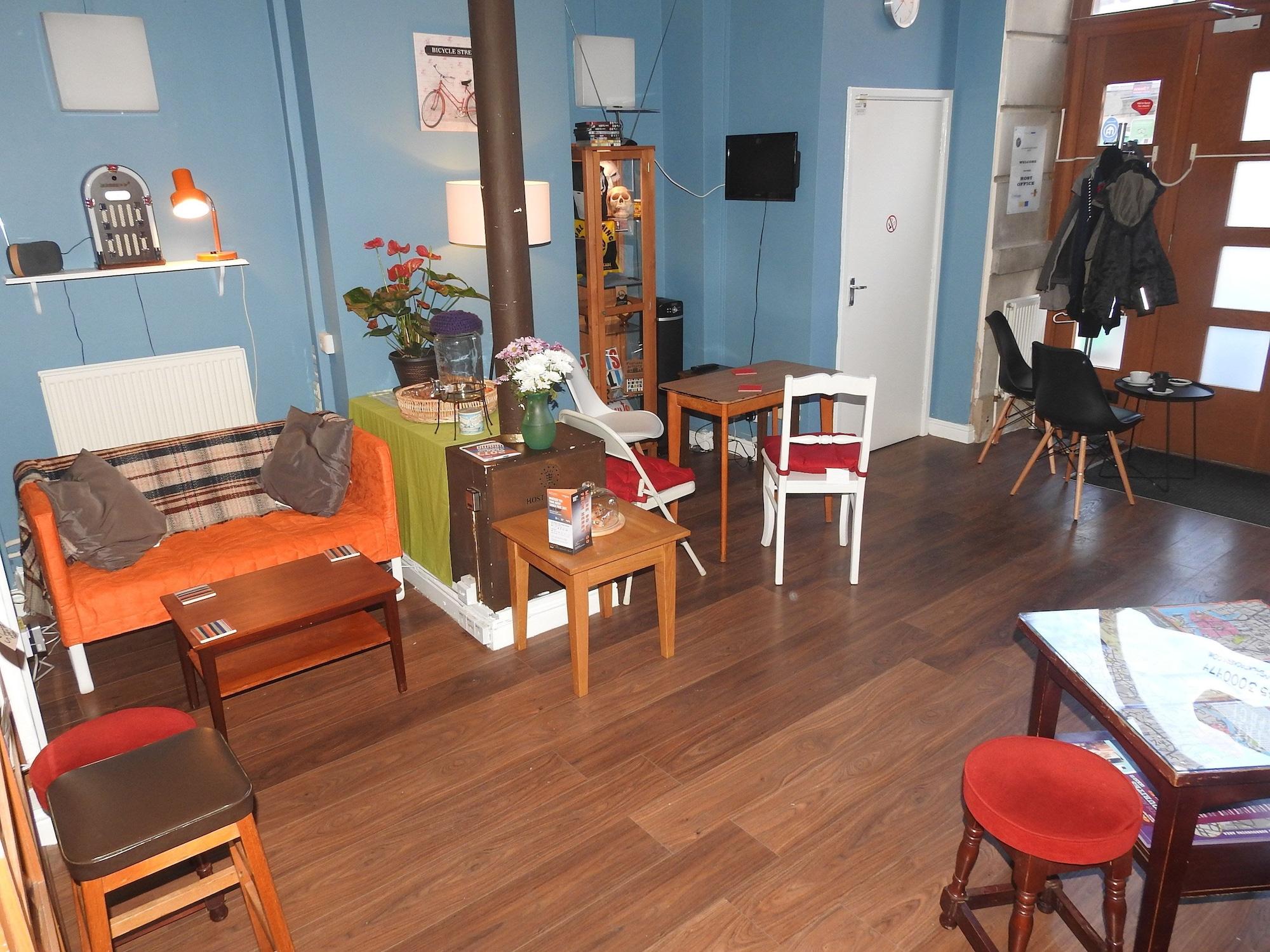 Sala de Reuniones Hull Trinity Backpackers