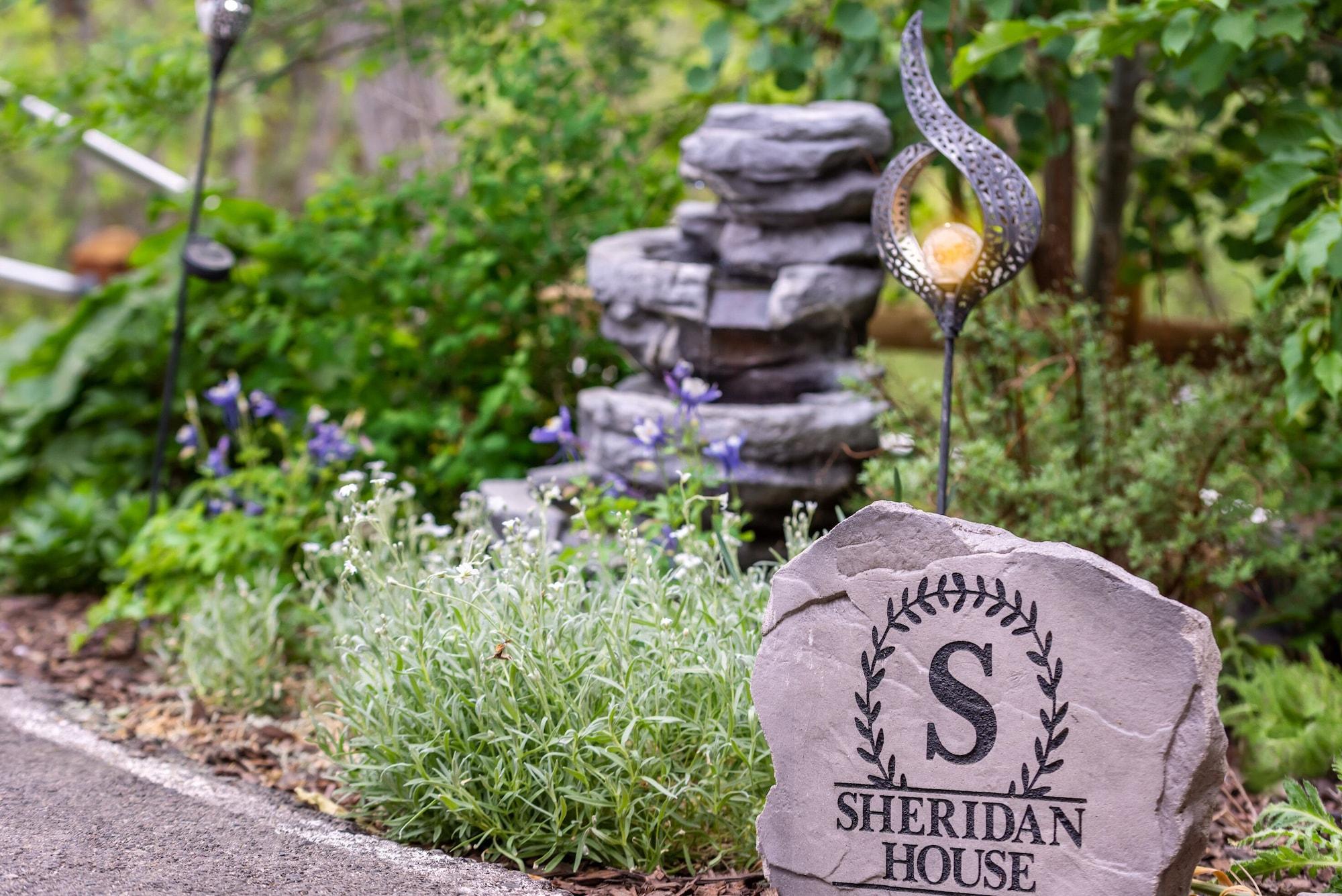 Vista Exterior Sheridan House Inn - Adult Only