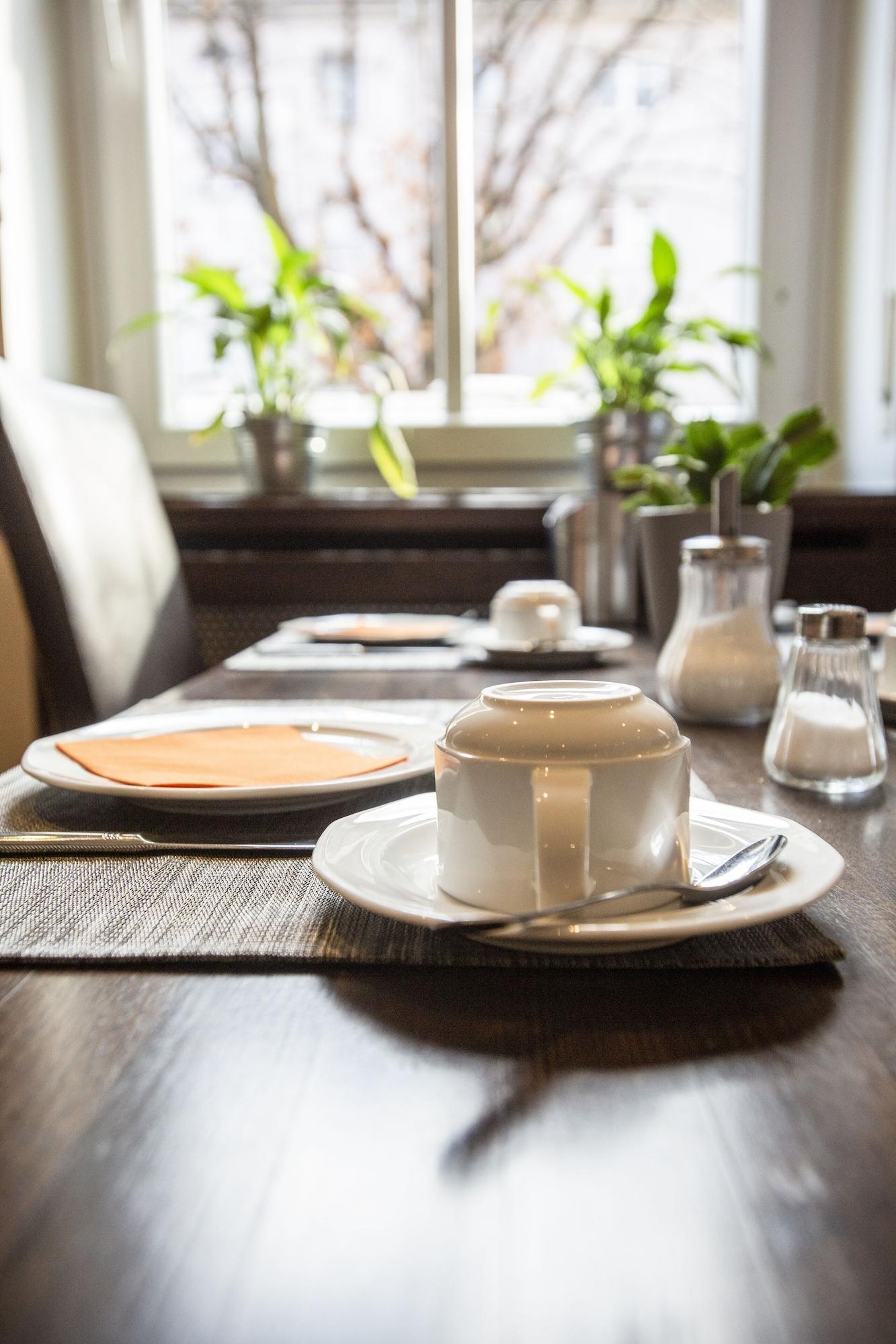 Restaurant sevenDays Hotel BoardingHouse
