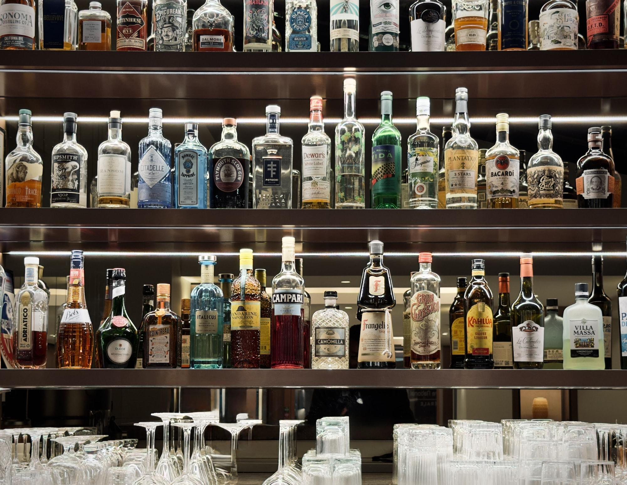 Bar/Salón Perpetual Élysée Montaigne