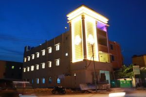 Alojamiento - EV Royal Inn