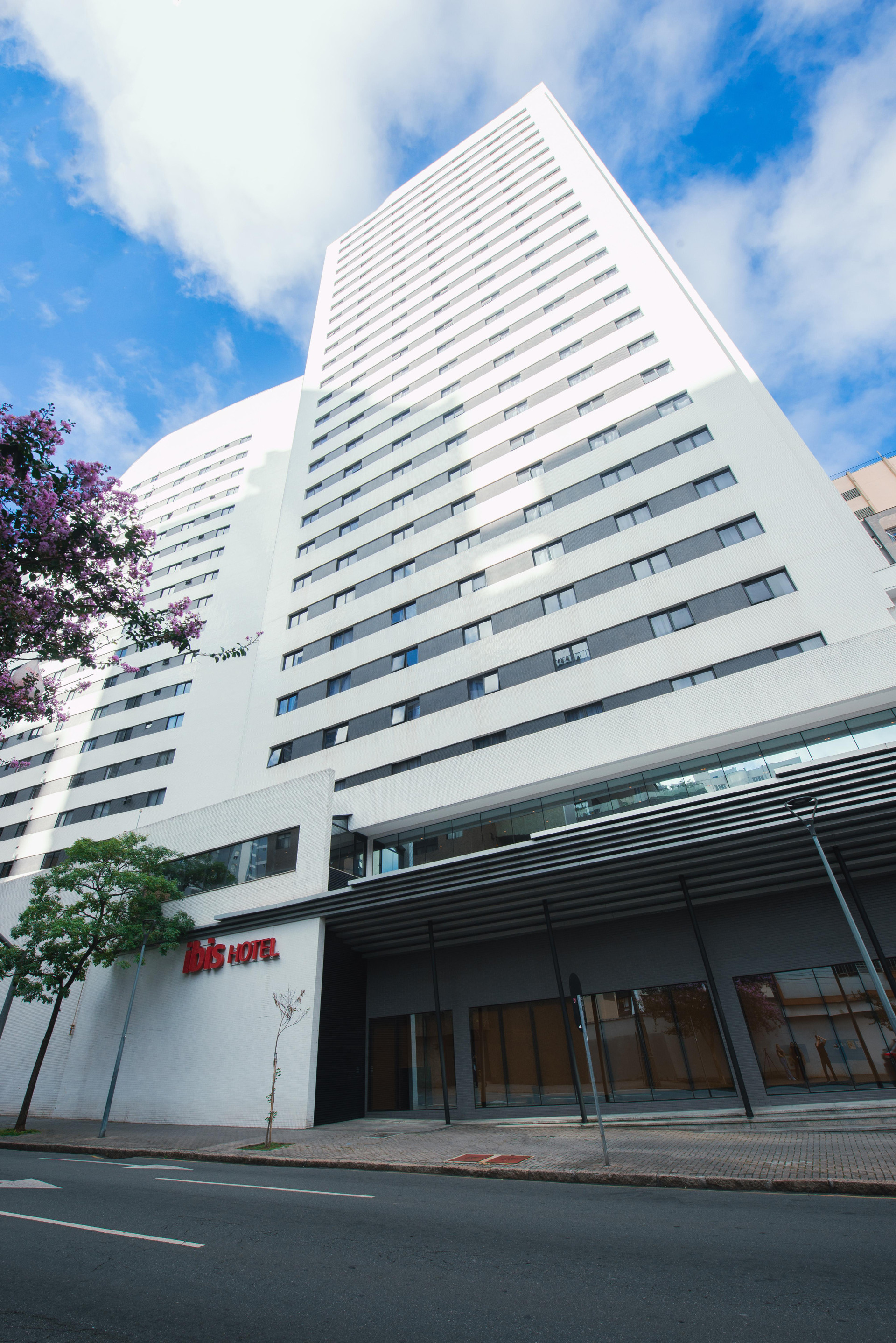 Vista Exterior Hotel ibis Curitiba Shopping