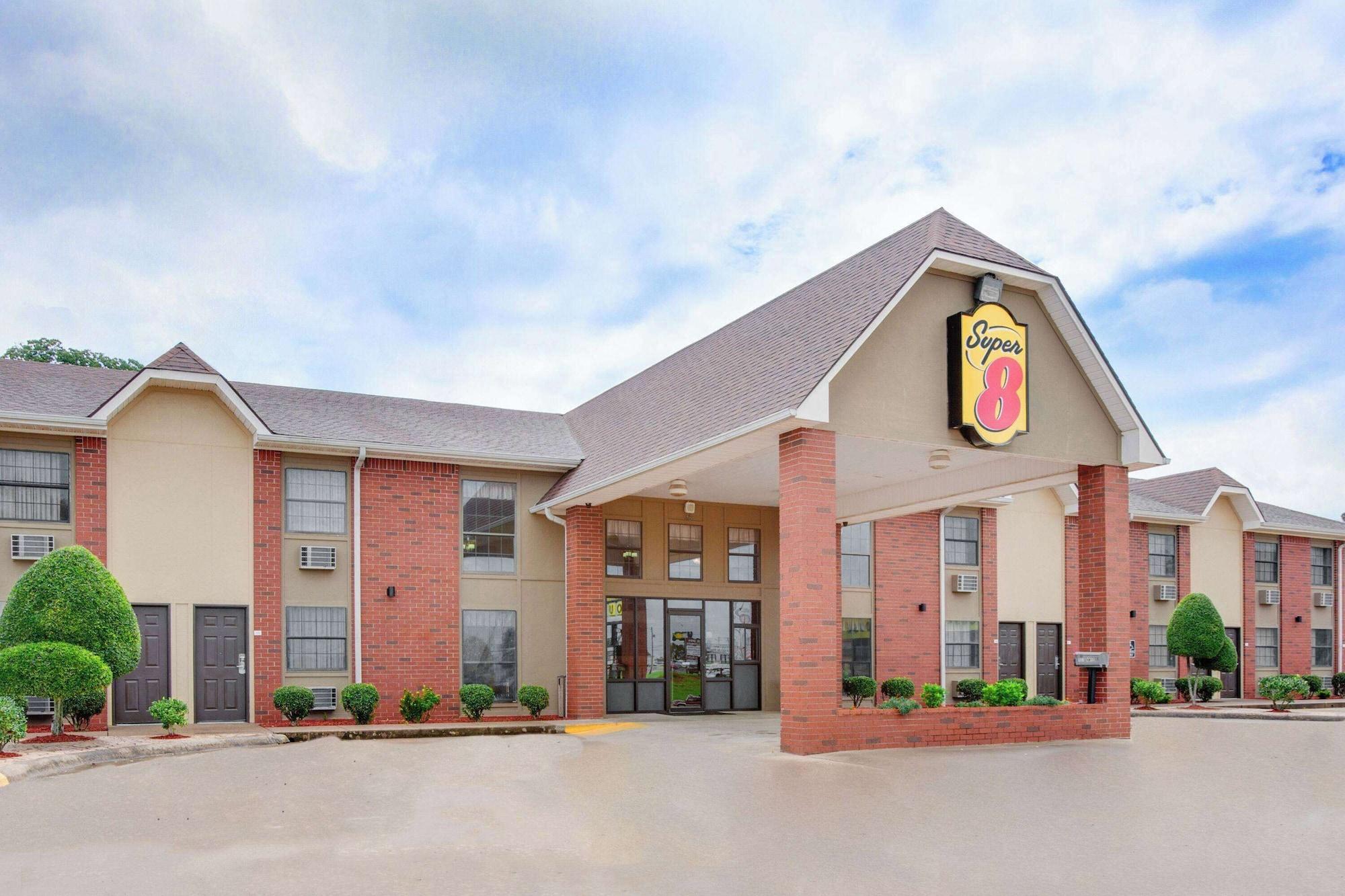 Vista Exterior Super 8 by Wyndham Morrilton