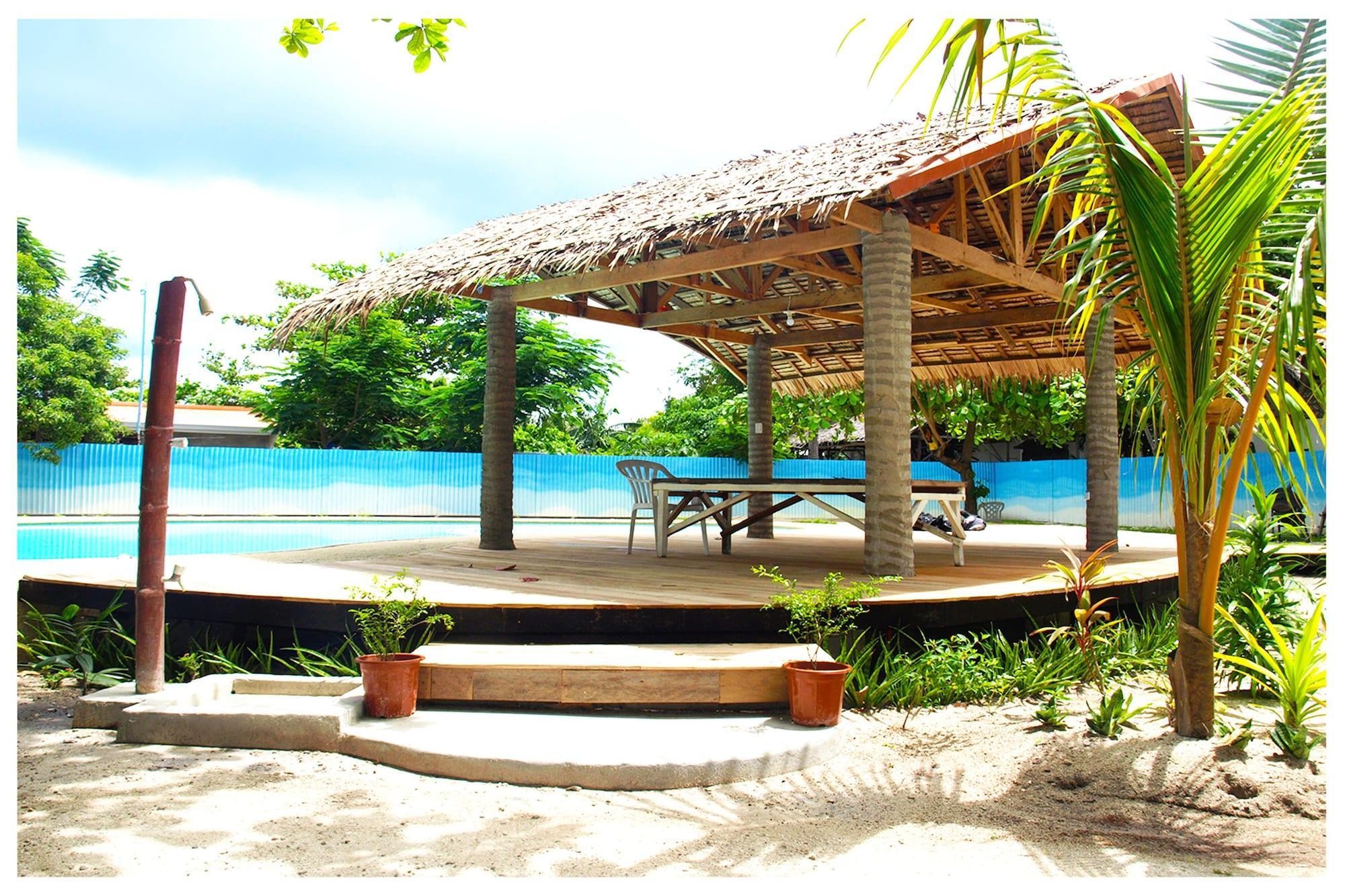 Vista Exterior The Sharks Tail Dive Center