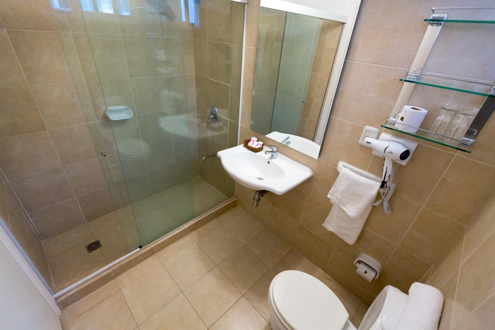 Baño GRAN HOTEL FLORES