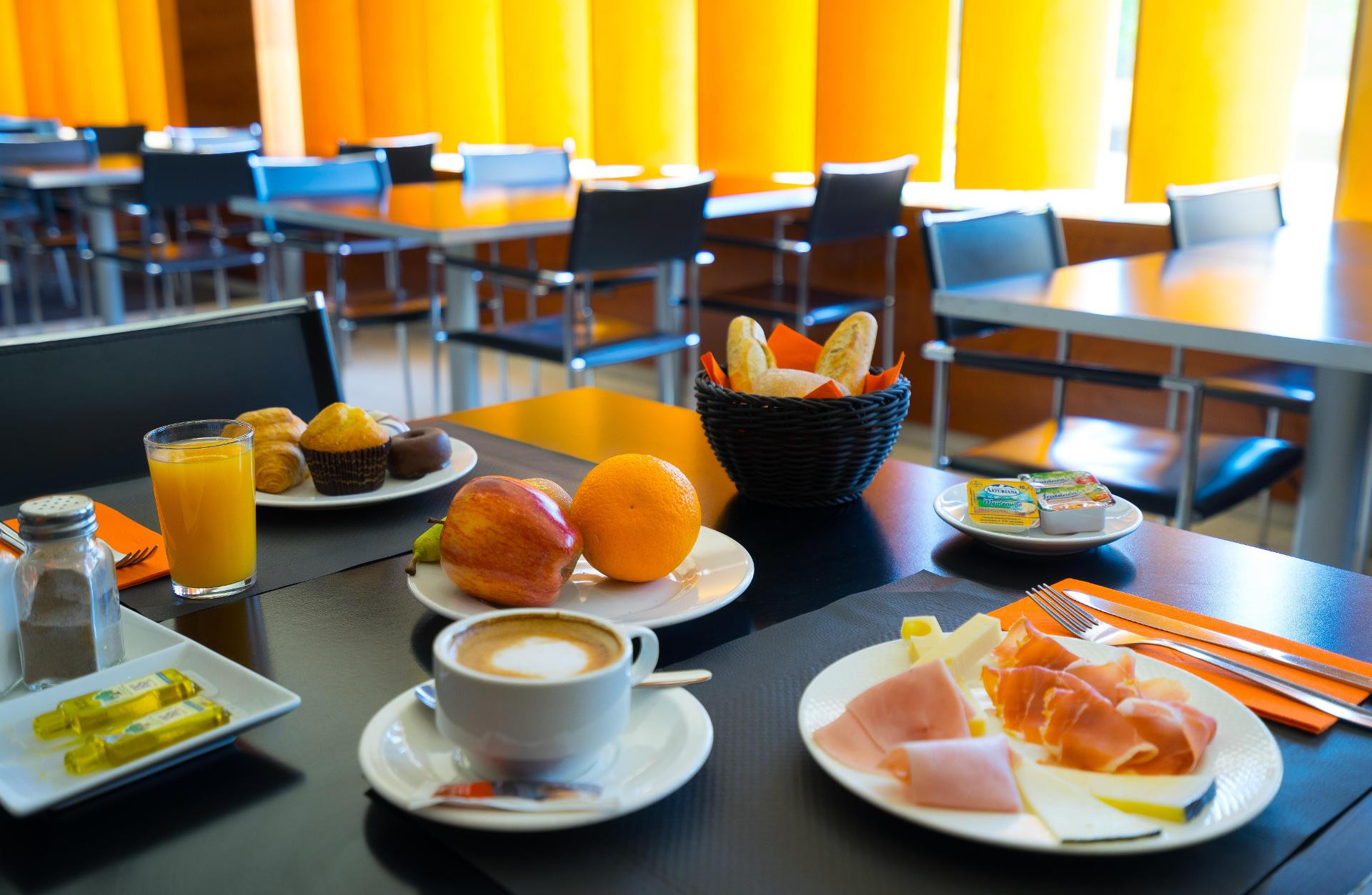 Bar/Salón B&B Hotel Granada Estación