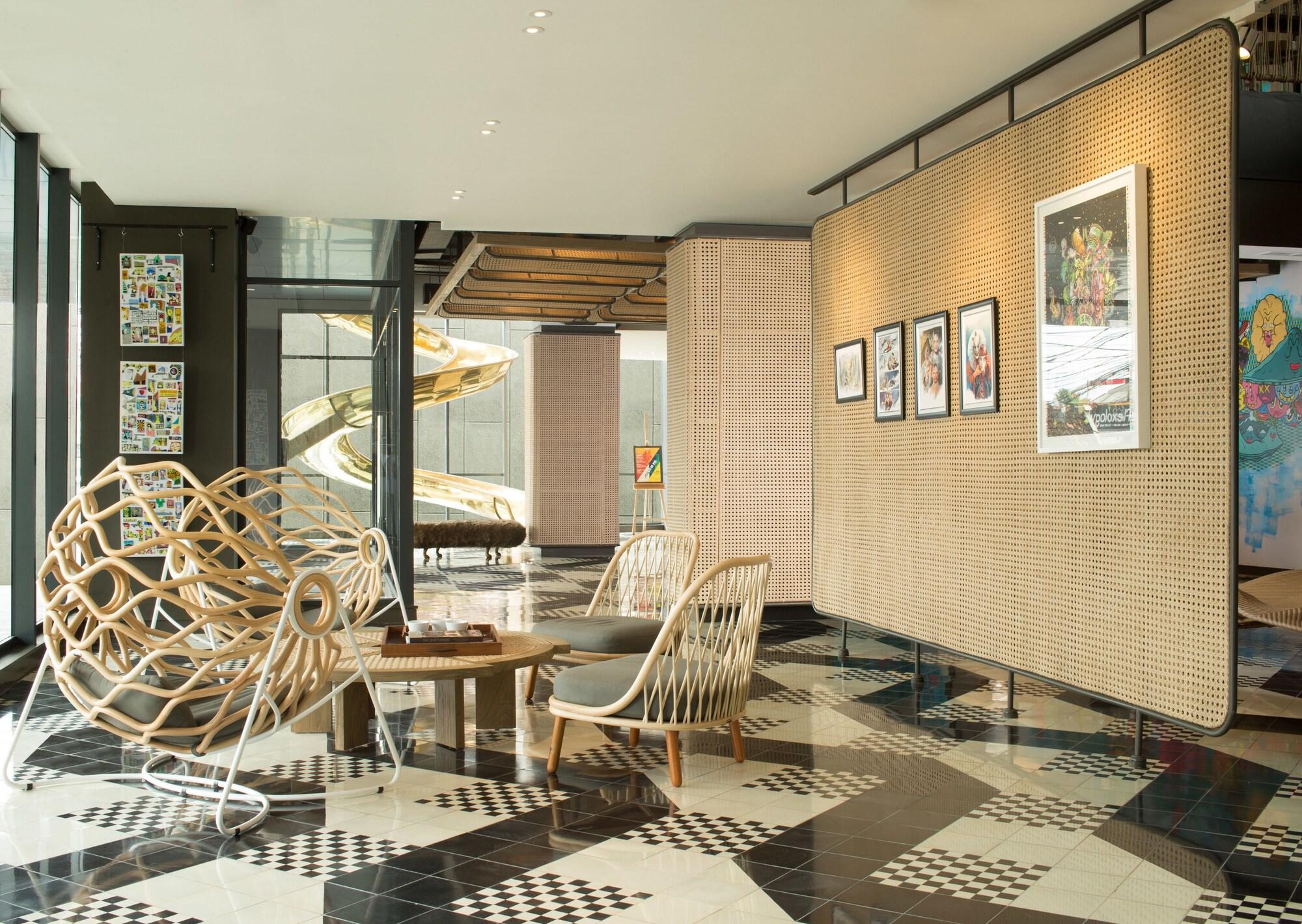 Varios ARTOTEL Yogyakarta