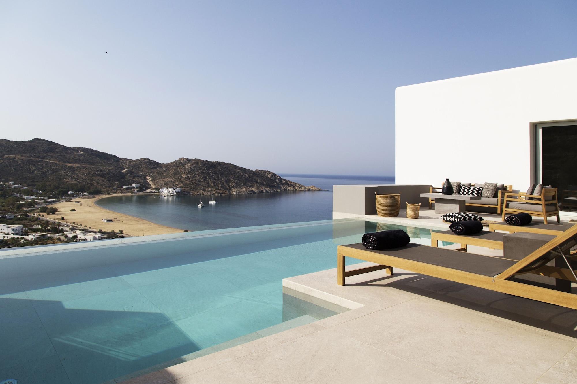 Varios Hide out Suites