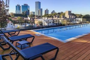 Alquiler Vacacional - Pocitos Apartamento Brio w/King Beds, 3 Smart TVs, W/D, Fast WiFi, Rooftop Pool.