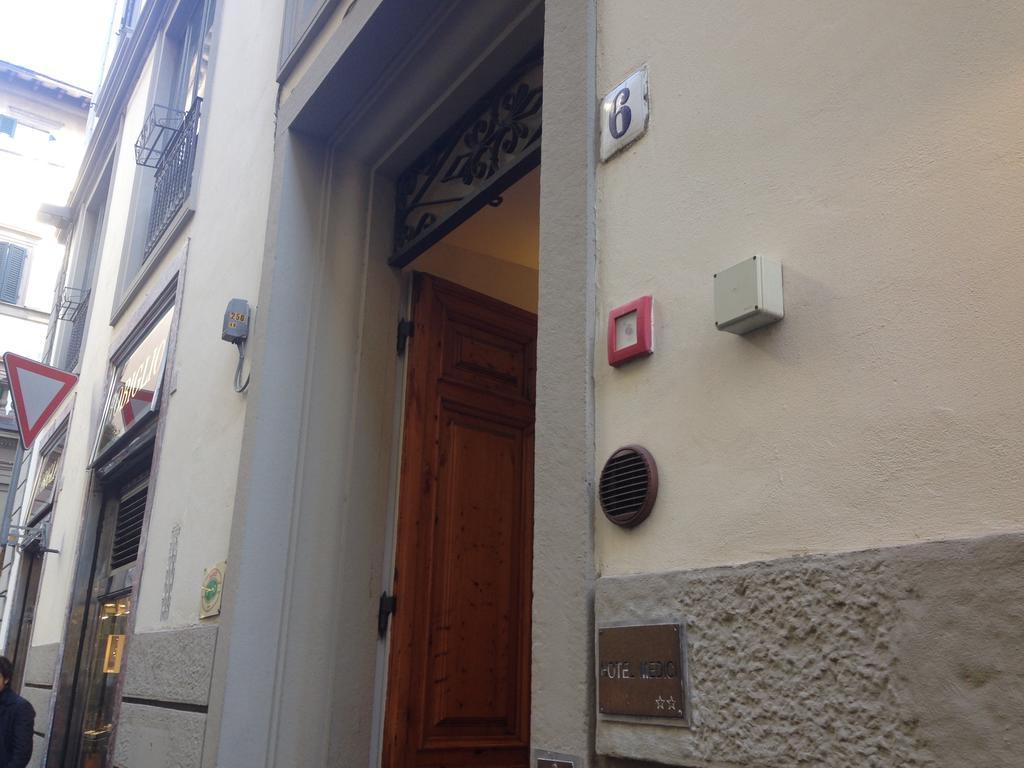 Vista Exterior Hotel Medici
