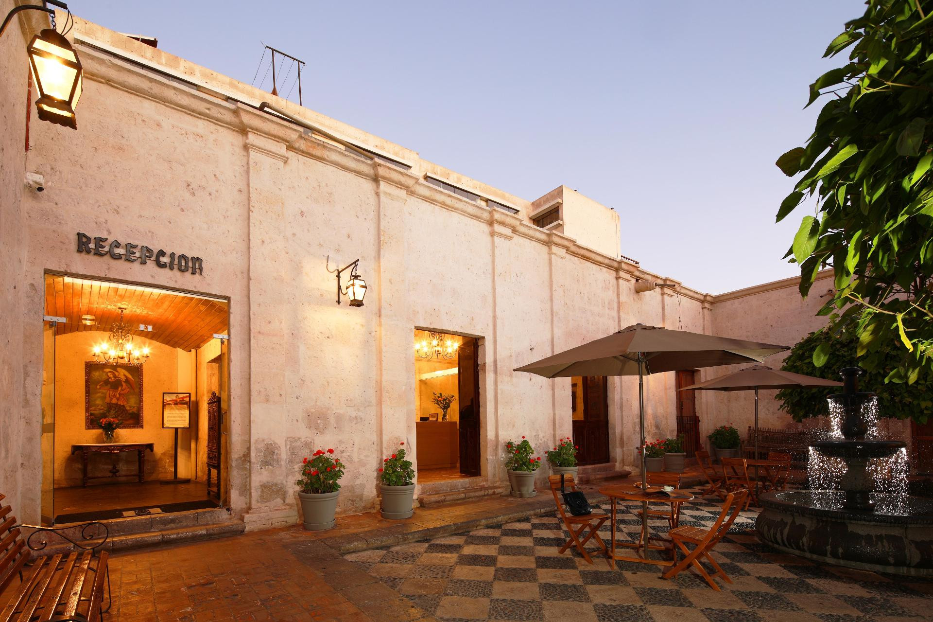 Vista Exterior Hotel San Agustin Posada del Monasterio