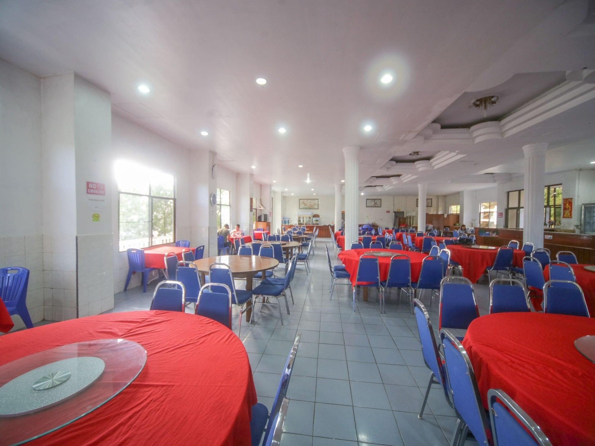 Restaurant OYO 89537 Fairy Garden Resort