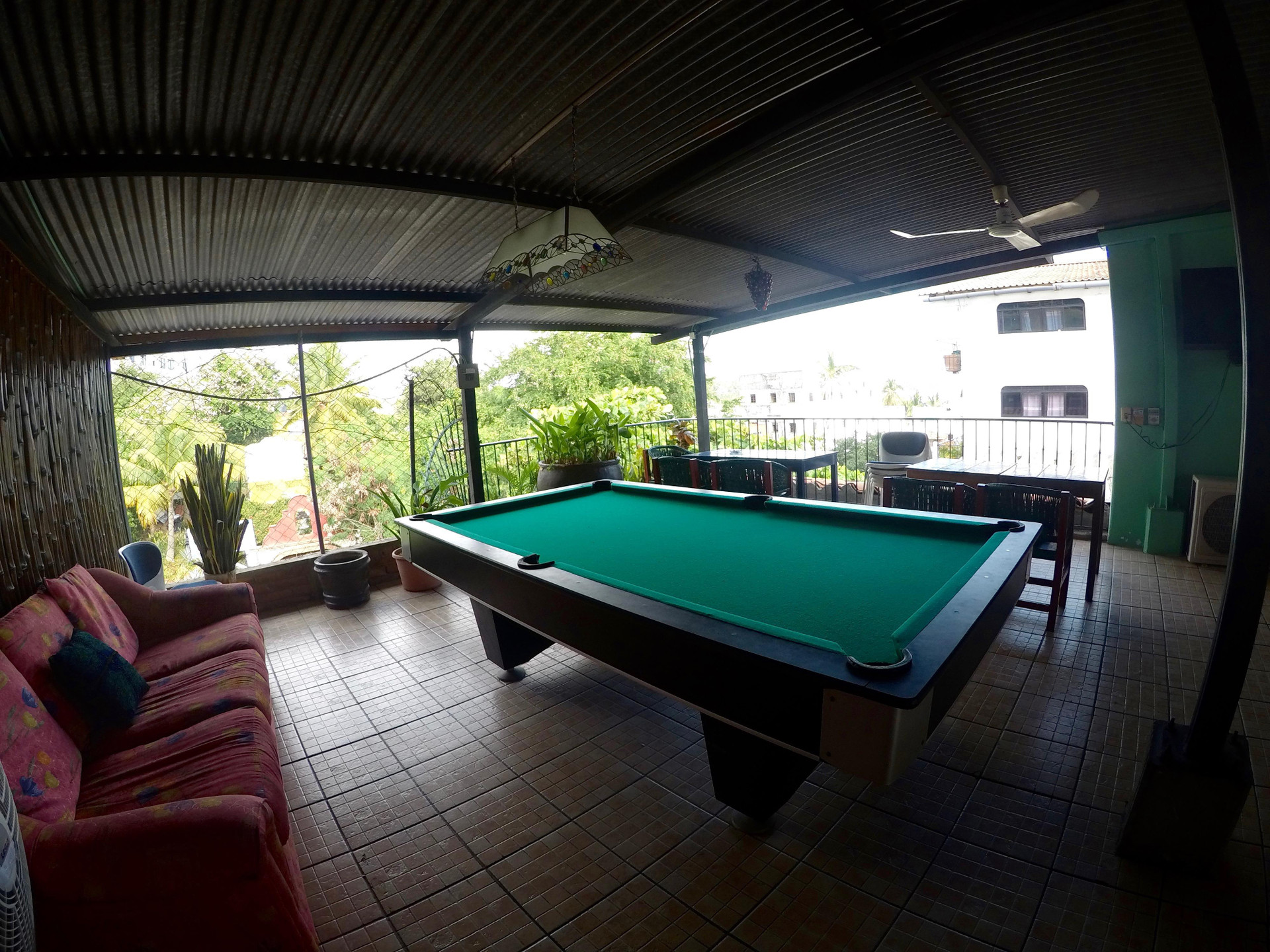 Instalaciones Recreativas Mayflower Hotel & Hostal