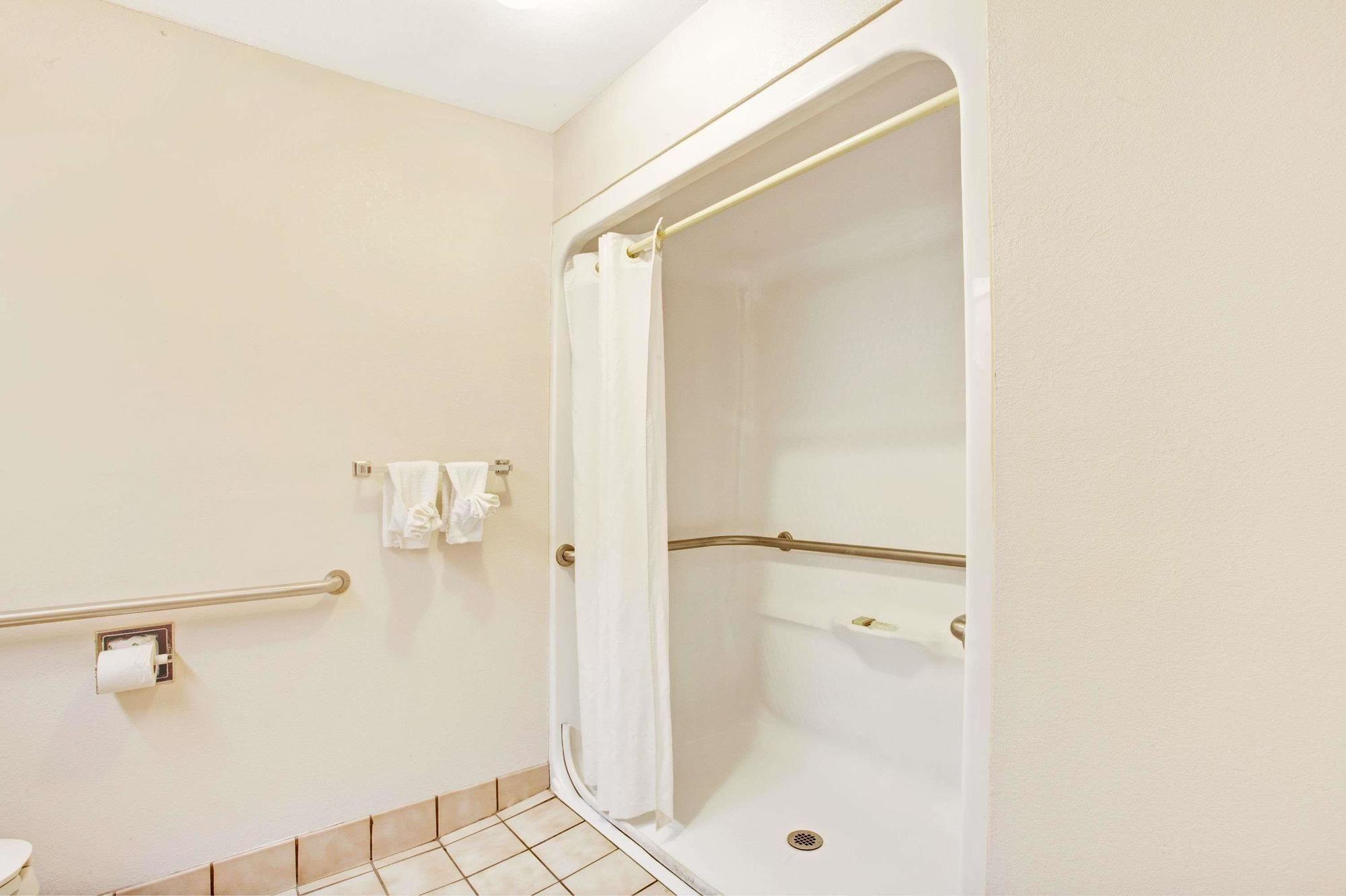 Equipamiento de Habitación Super 8 by Wyndham Olive Branch