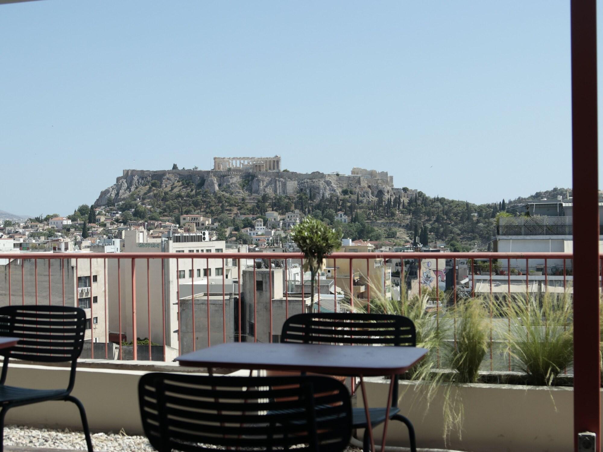 Varios YellowSquare Athens