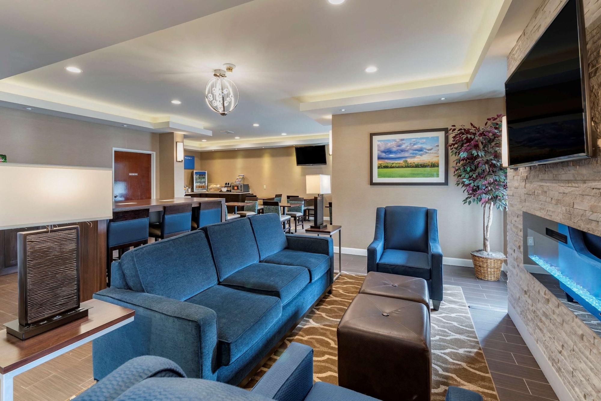 Vista Lobby Comfort Inn Madison near Clifty Falls