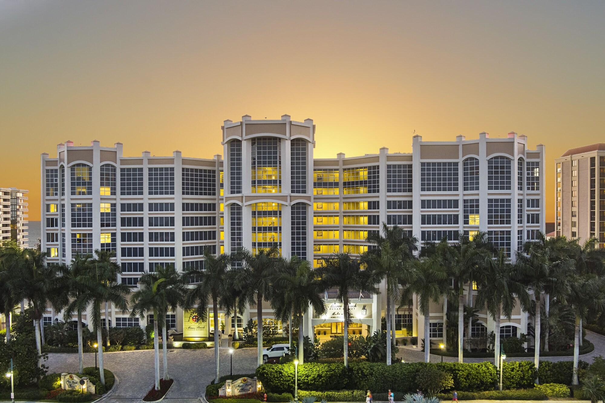 Varios Marco Beach Ocean Suites