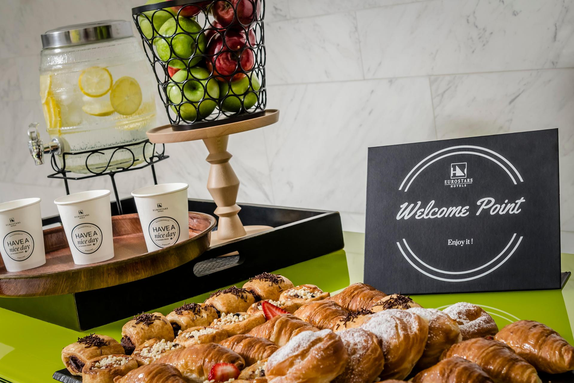 Vista Lobby Ikonik Angli