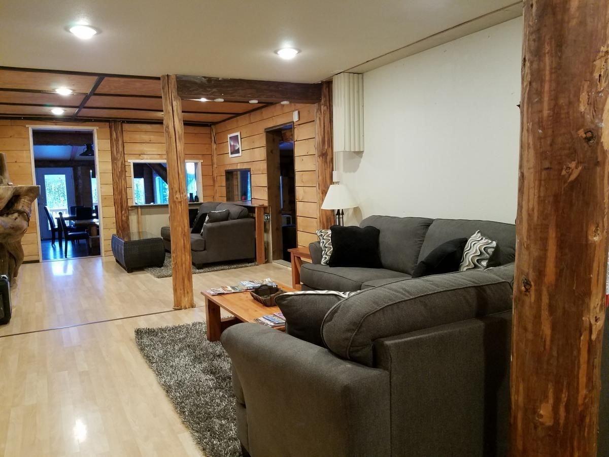 Vista Lobby Northern Sky Lodge