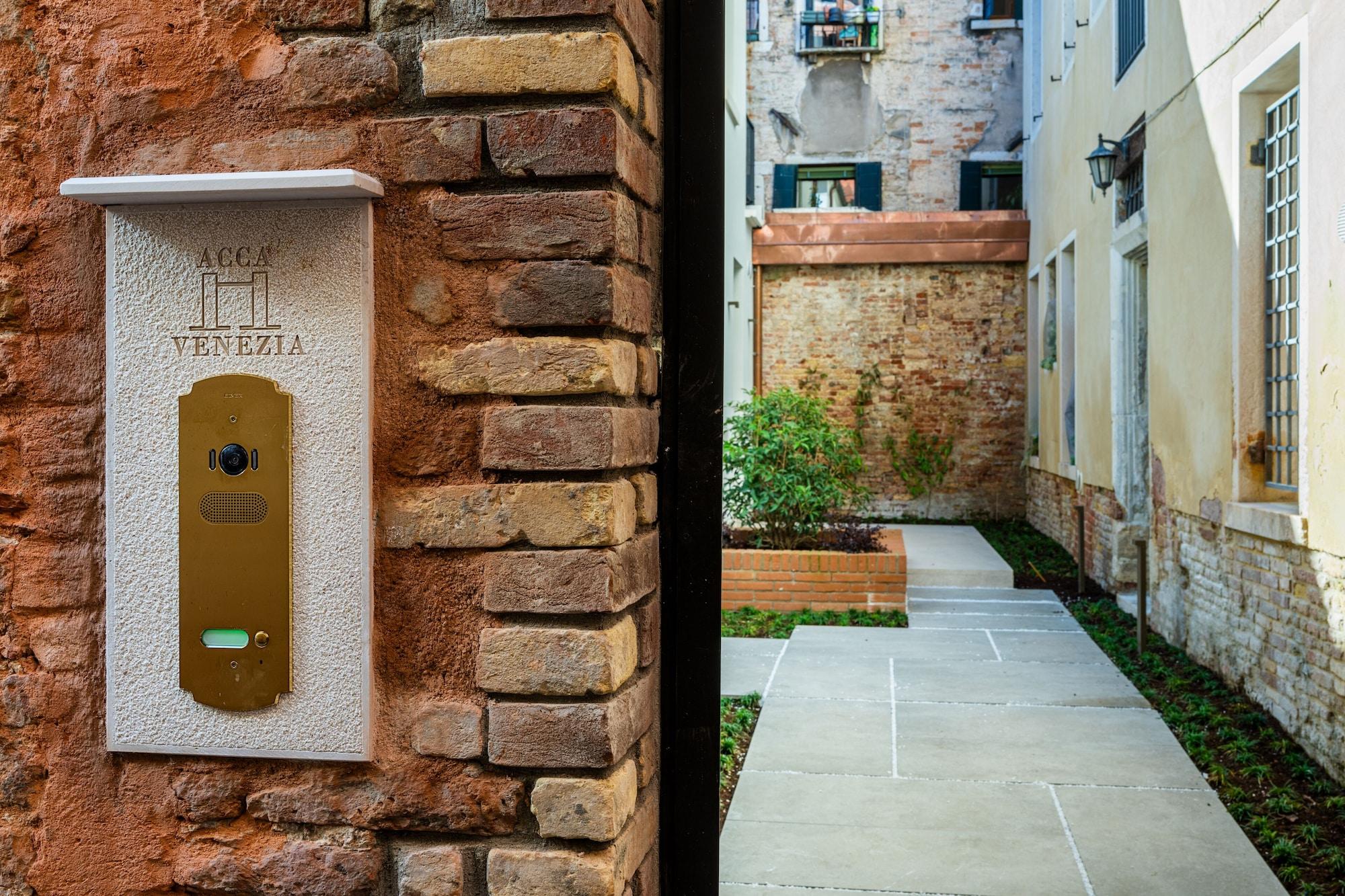 Vista Exterior Hotel Acca