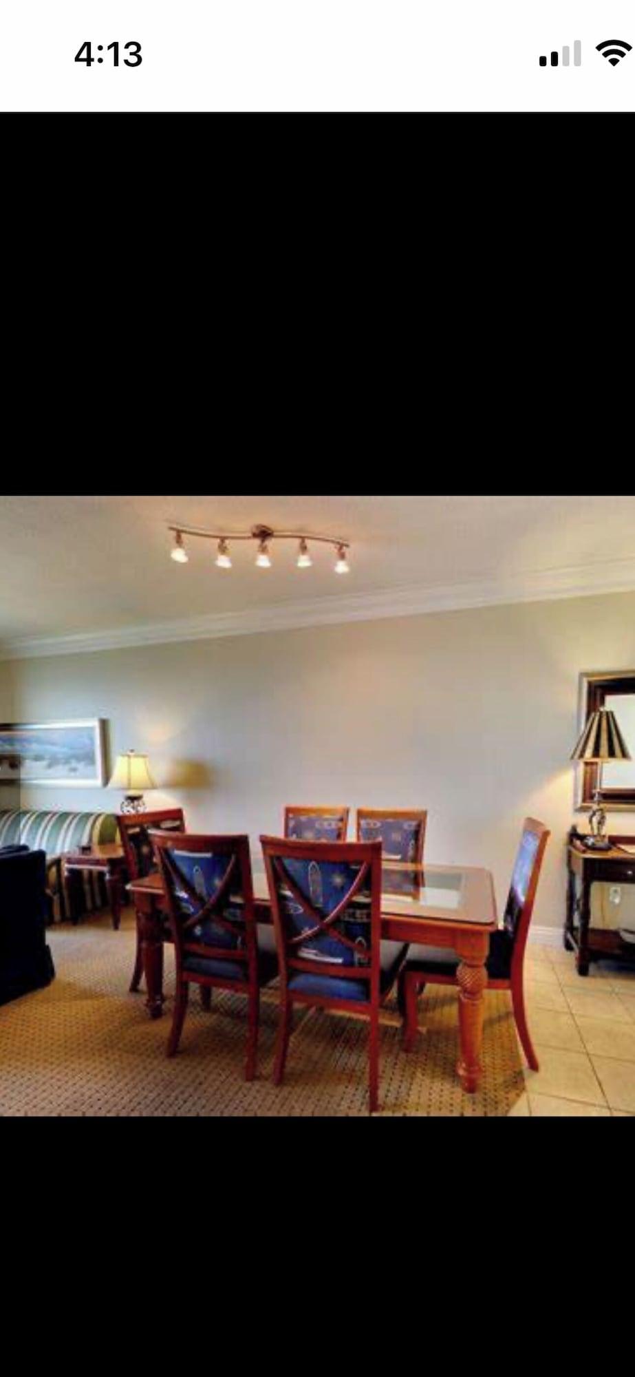 Playa Emerald Grande 3-bedroom resort in Destin with WiFi, fitness room, restaurant.