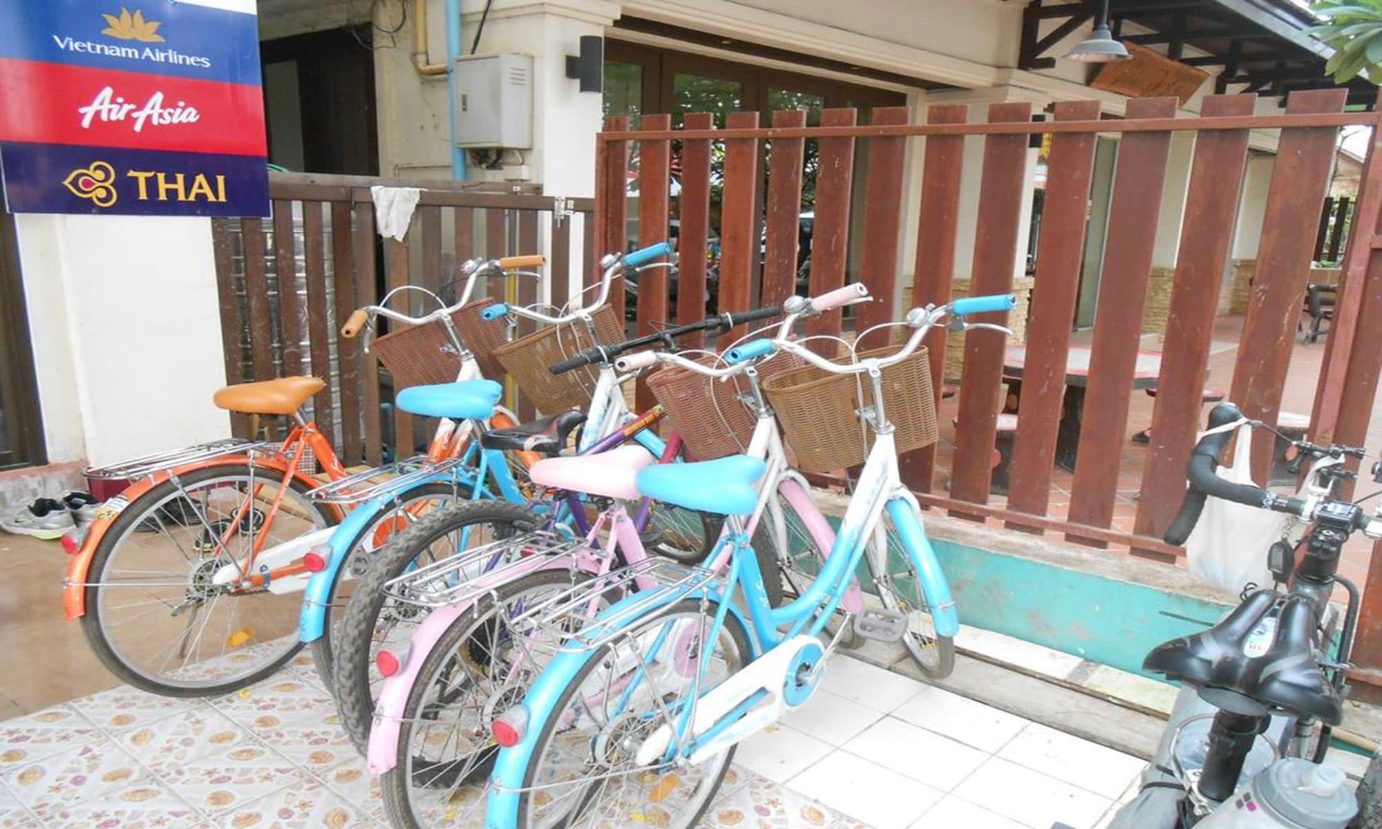 Varios Lucky Backpacker Hostel