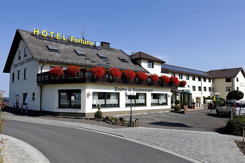 Vista Exterior Airport-Hotel Fortuna